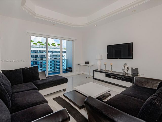 Apartment for rent  Unit #1619 - photo 6173755