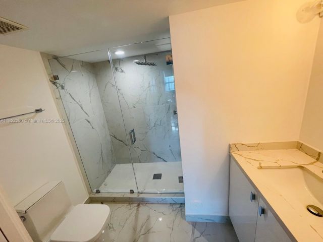 Apartment for sale  Unit #1703 - photo 6173942