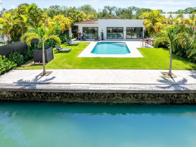 Home for rent at 7610 Bayside Lane - photo 6213760