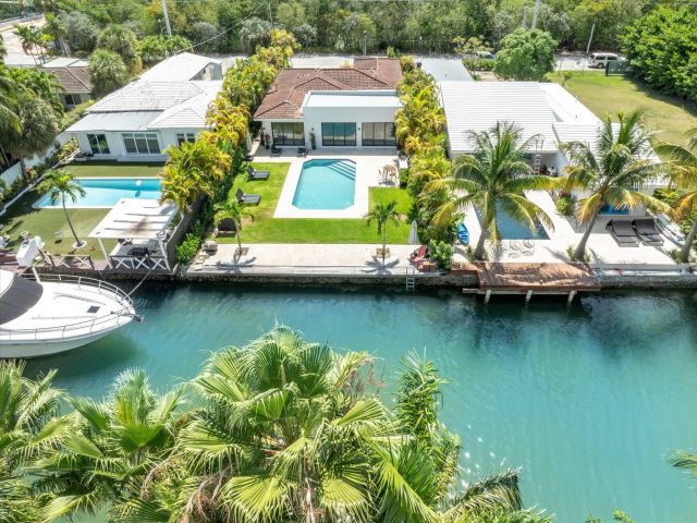 Home for rent at 7610 Bayside Lane - photo 6213762