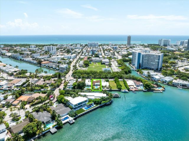 Home for rent at 7610 Bayside Lane - photo 6213763