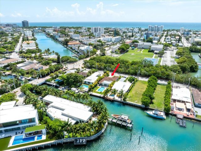 Home for rent at 7610 Bayside Lane - photo 6213764