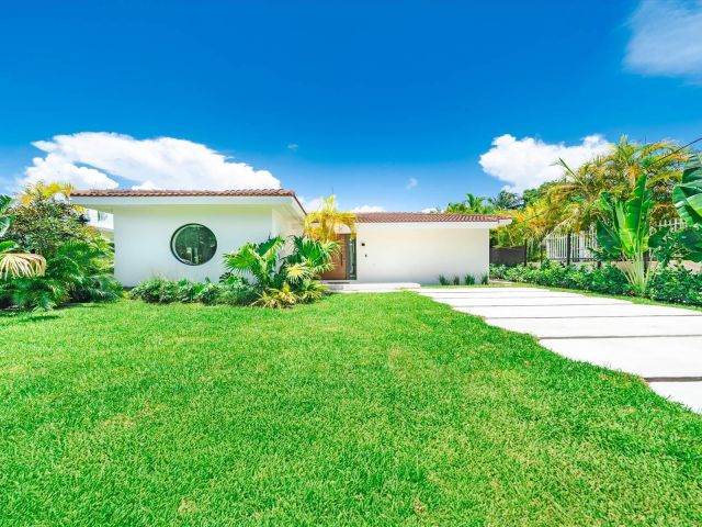 Home for rent at 7610 Bayside Lane - photo 6213768