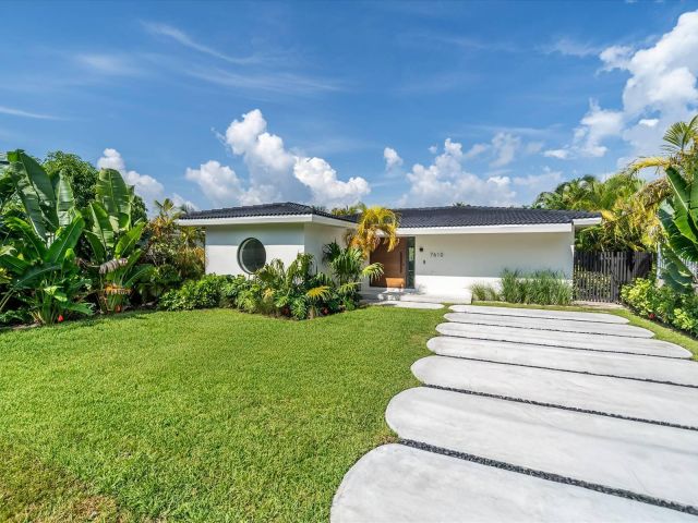 Home for rent at 7610 Bayside Lane - photo 6486985