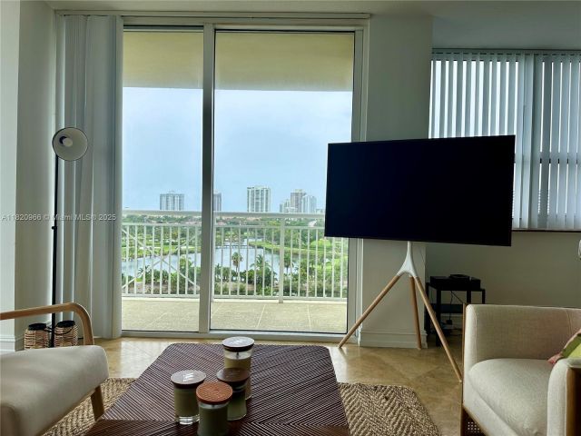 Apartment for sale  Unit #914 - photo 6176559