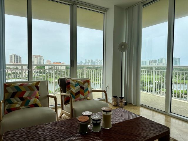 Apartment for sale  Unit #914 - photo 6176560