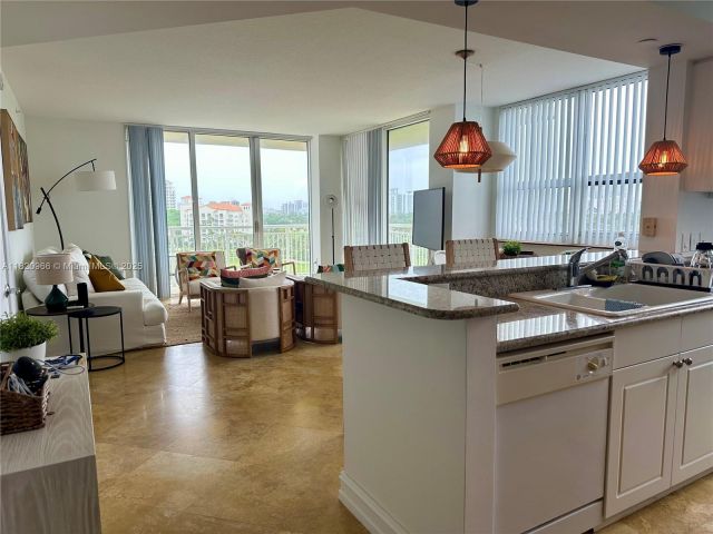 Apartment for sale  Unit #914 - photo 6176563