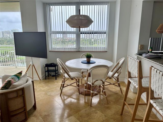 Apartment for sale  Unit #914 - photo 6176564