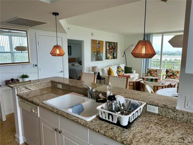 Apartment for sale  Unit #914 - photo 6176567