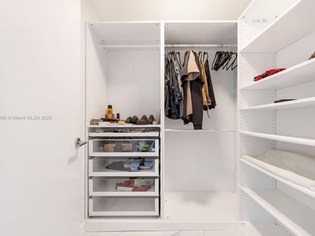 Apartment for sale  Unit #4-2303 - photo 6174654