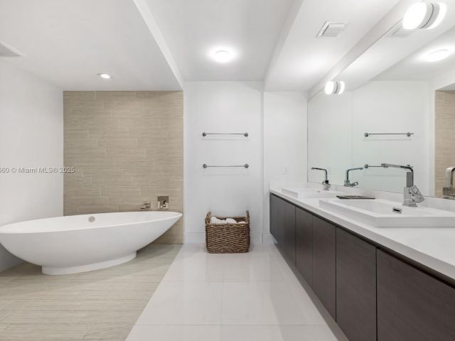 Apartment for sale  Unit #4-2303 - photo 6174656