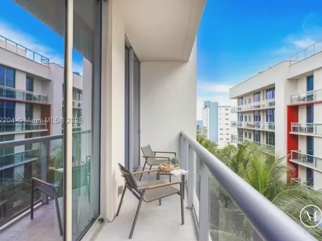 2-bedroom condo for sale in Hollywood - 777 N Ocean Dr N521 - MondialRealty