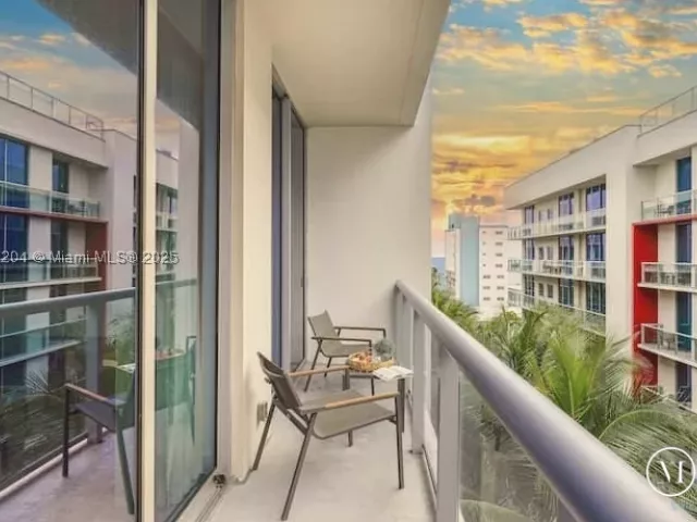 2-bedroom condo for sale in Hollywood - 777 N Ocean Dr N521 - MondialRealty