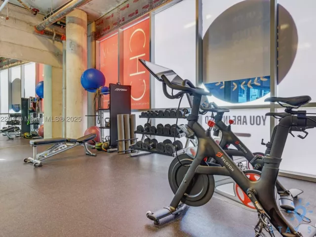 2-bedroom condo for sale in Hollywood - 777 N Ocean Dr N521 - MondialRealty