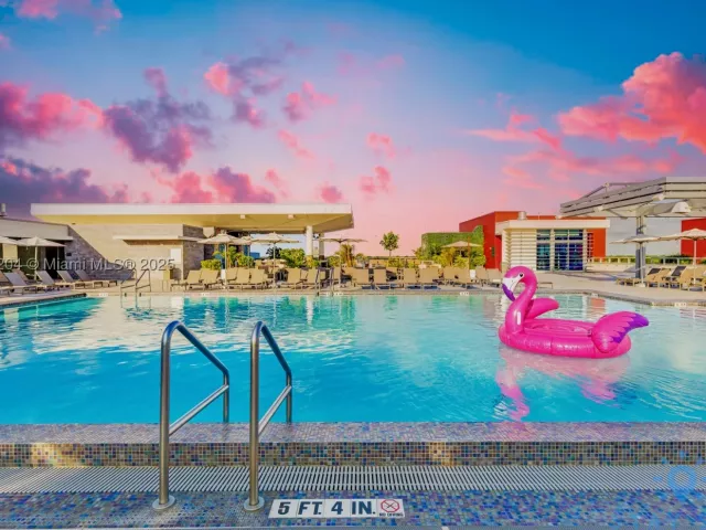 2-bedroom condo for sale in Hollywood - 777 N Ocean Dr N521 - MondialRealty