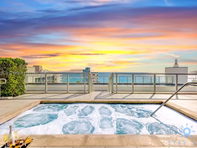 2-bedroom condo for sale in Hollywood - 777 N Ocean Dr N521 - MondialRealty
