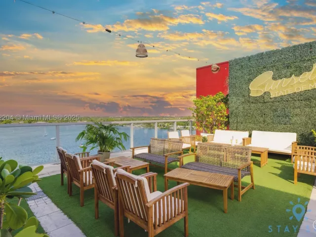 2-bedroom condo for sale in Hollywood - 777 N Ocean Dr N521 - MondialRealty