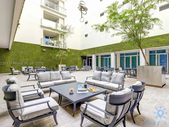 2-bedroom condo for sale in Hollywood - 777 N Ocean Dr N521 - MondialRealty