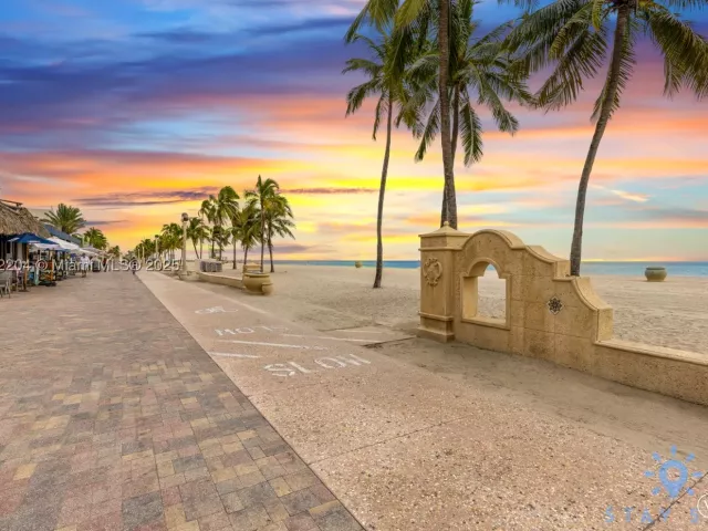 2-bedroom condo for sale in Hollywood - 777 N Ocean Dr N521 - MondialRealty