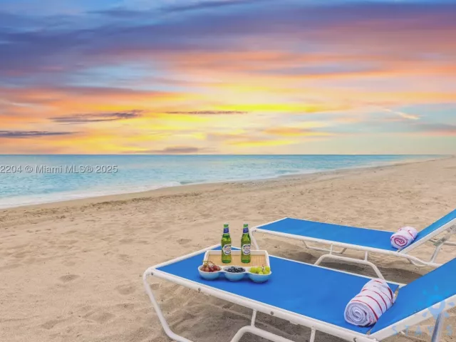 2-bedroom condo for sale in Hollywood - 777 N Ocean Dr N521 - MondialRealty