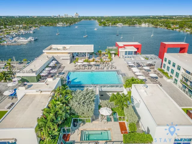 2-bedroom condo for sale in Hollywood - 777 N Ocean Dr N521 - MondialRealty
