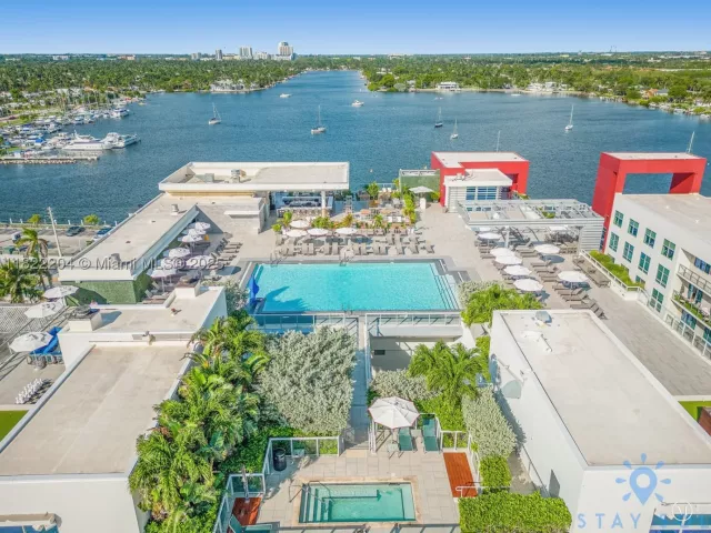 2-bedroom condo for sale in Hollywood - 777 N Ocean Dr N521 - MondialRealty