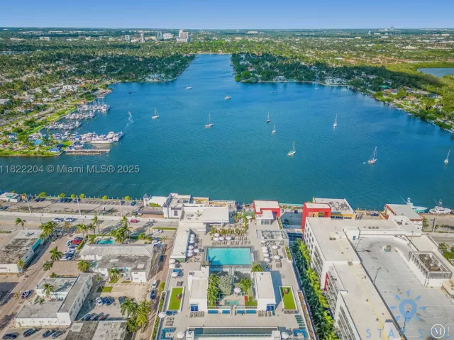 2-bedroom condo for sale in Hollywood - 777 N Ocean Dr N521 - MondialRealty