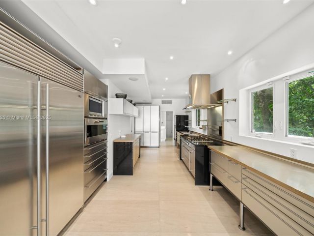 Home for sale at 1839 W 24th St - photo 6171979