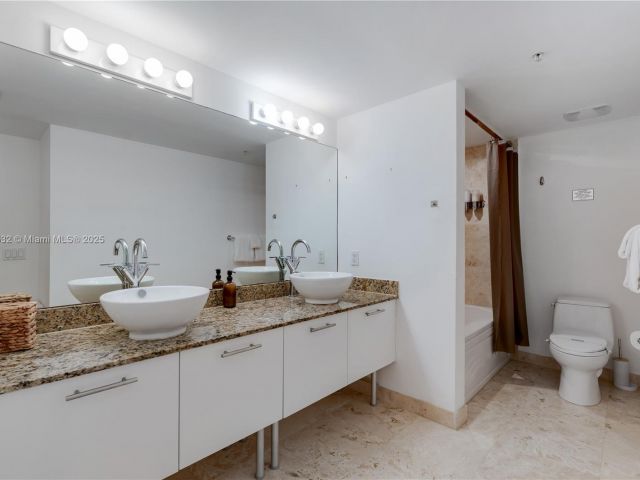 Apartment for rent  Unit #2107 - photo 6232371