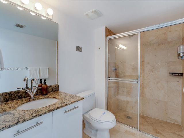 Apartment for rent  Unit #2107 - photo 6232378