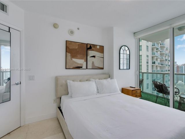 Apartment for rent  Unit #2107 - photo 6232381