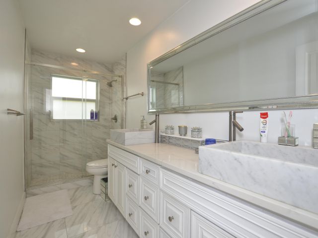 Home for sale at 2541 NW 39th Street - photo 6255076