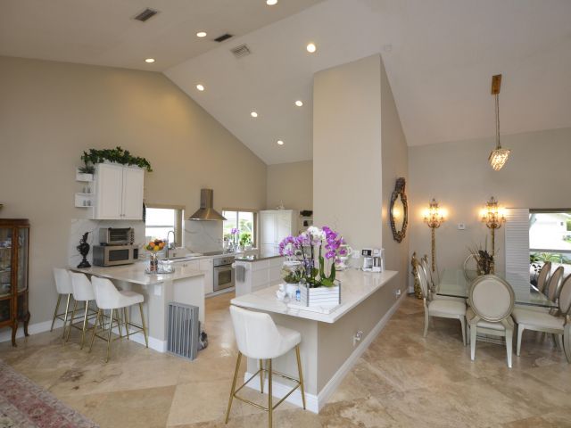 Home for sale at 2541 NW 39th Street - photo 6255080