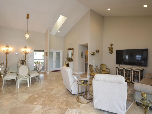 Home for sale at 2541 NW 39th Street - photo 6255090