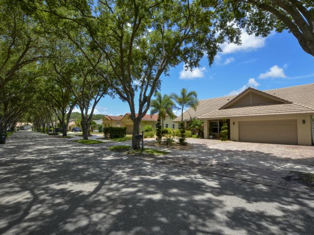 Home for sale at 2541 NW 39th Street - photo 6255094