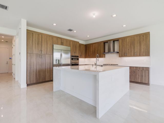 Home for rent at 9451 Riverside Park Drive - photo 6372952