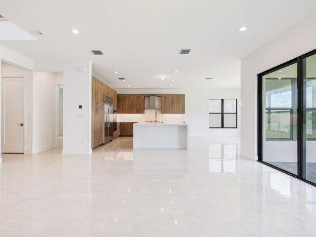 Home for rent at 9451 Riverside Park Drive - photo 6372954