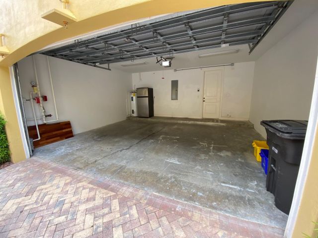 Home for rent at 319 Flamingo Drive - photo 6173563