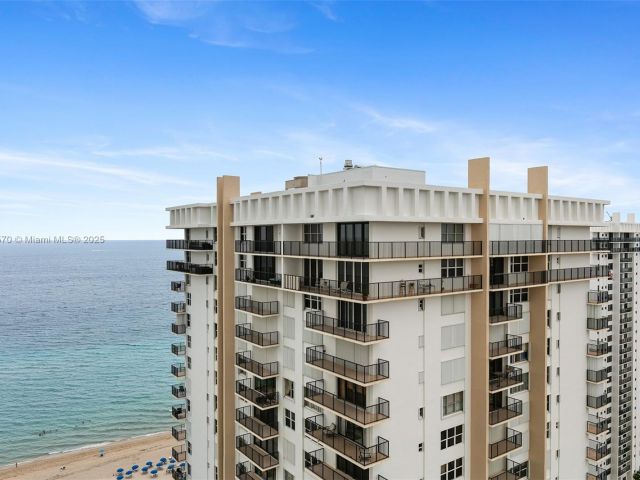 Apartment for sale  Unit #2707 - photo 6174371