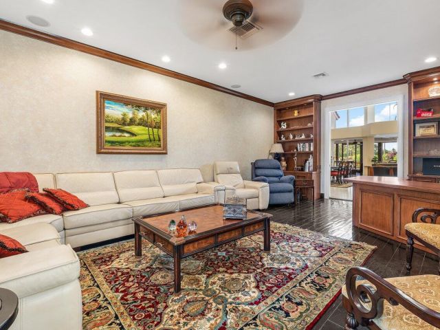 Home for sale at 4484 Bocaire Blvd Boulevard - photo 6317037