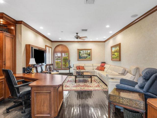 Home for sale at 4484 Bocaire Blvd Boulevard - photo 6317039