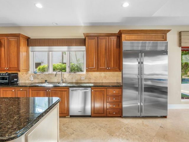 Home for sale at 4484 Bocaire Blvd Boulevard - photo 6317040