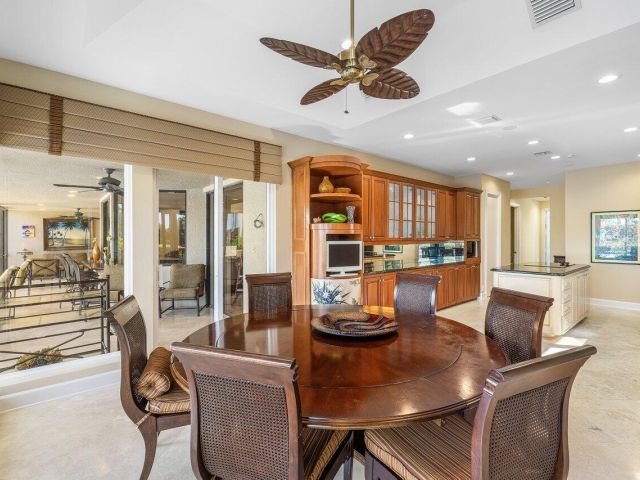 Home for sale at 4484 Bocaire Blvd Boulevard - photo 6317041