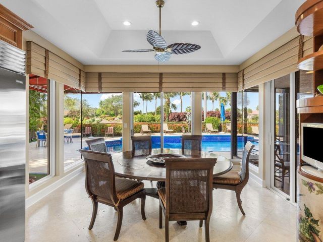 Home for sale at 4484 Bocaire Blvd Boulevard - photo 6317043