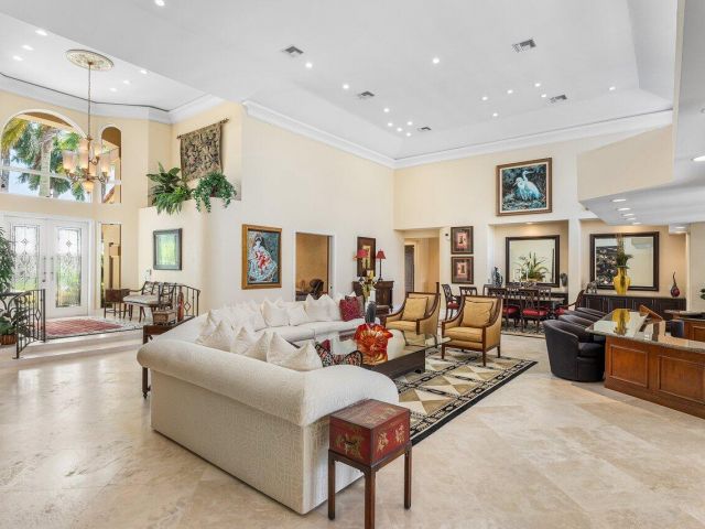 Home for sale at 4484 Bocaire Blvd Boulevard - photo 6317046