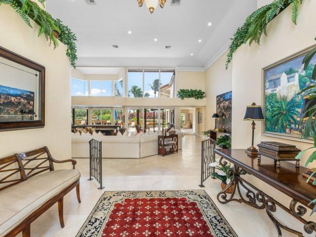 Home for sale at 4484 Bocaire Blvd Boulevard - photo 6317050