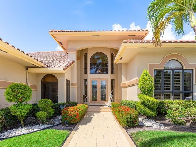 Home for sale at 4484 Bocaire Blvd Boulevard - photo 6317051