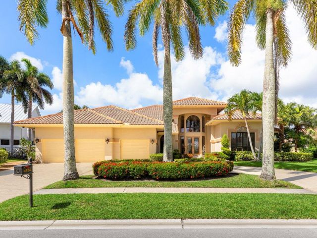 Home for sale at 4484 Bocaire Blvd Boulevard - photo 6317054