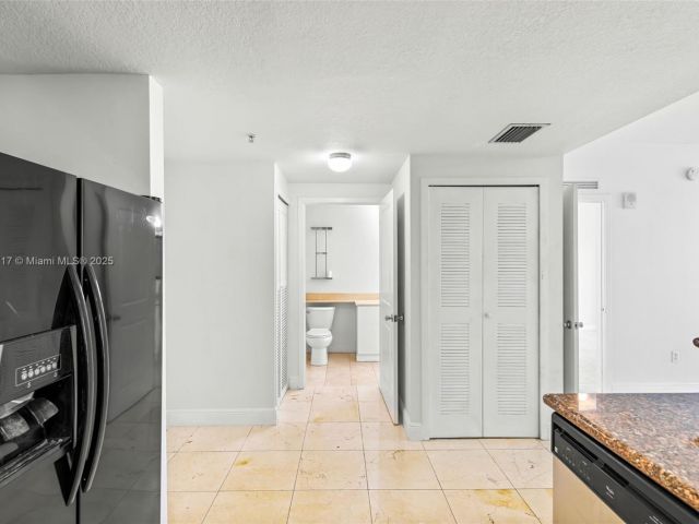 Apartment for sale  Unit #1203 - photo 6176907