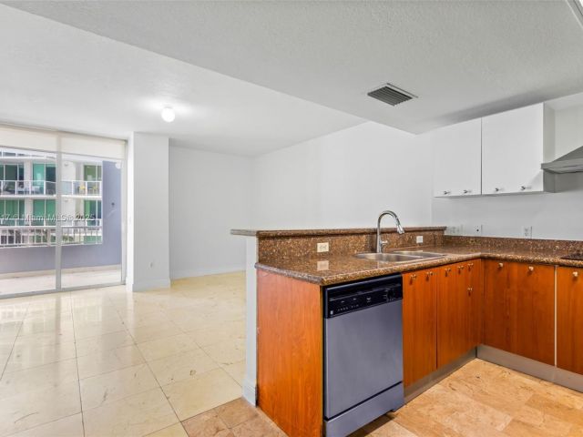 Apartment for sale  Unit #1203 - photo 6176911